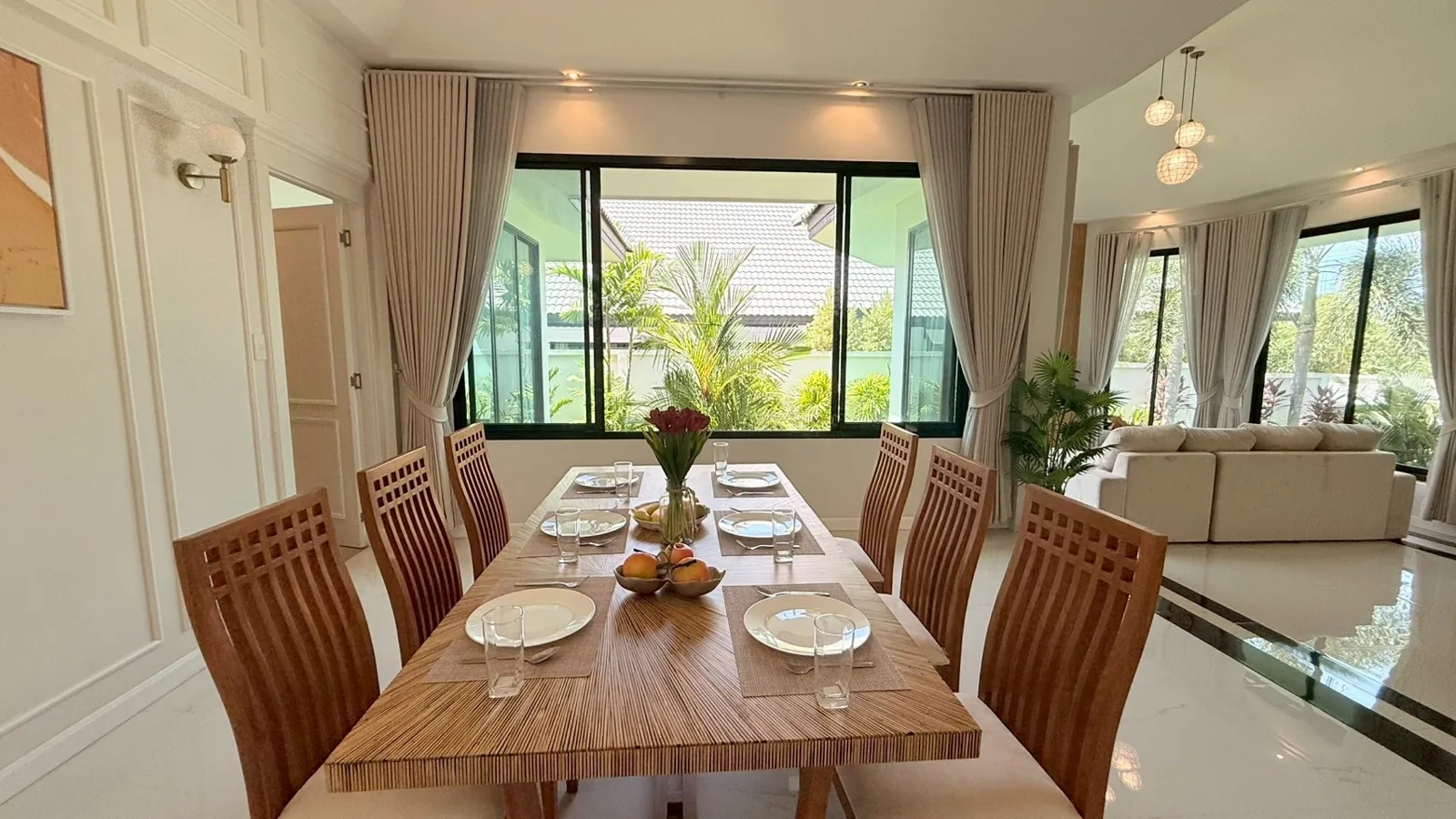 Family dining room in the Garden residence